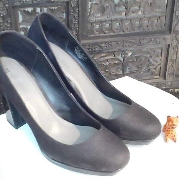 Women's Naturalizer Black Pumps Size 10 - Picture 1 of 8